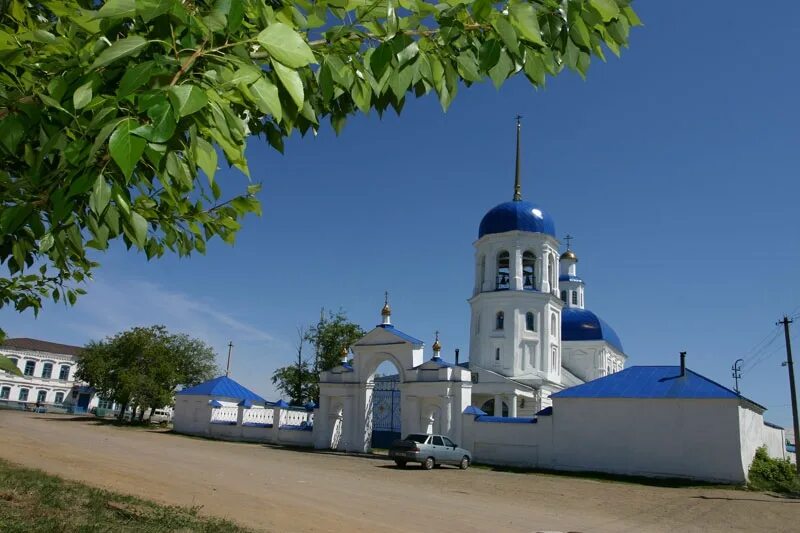 Автовокзал куртамыш. Петропавловская Церковь Куртамыш. Храм в Куртамыше Курганской области.