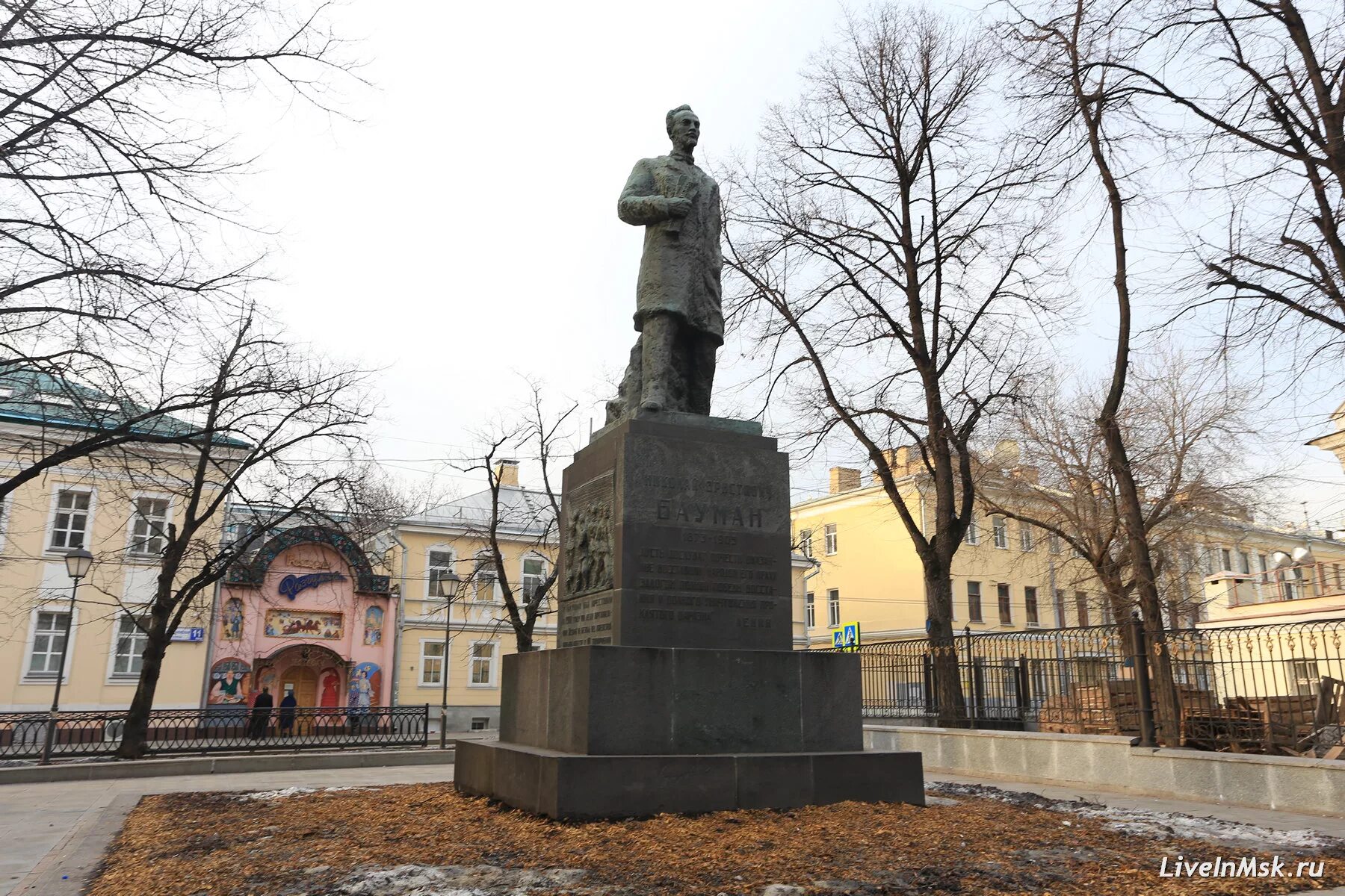 Памятники историческим личностям. Земляки башкортостана. Памятник богдану хмельницкому в хмельницком. Памятник алексею шеину в азове. Г.