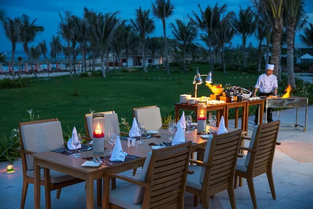 Riviera beach resort cam ranh 5*. Отель cam ranh вьетнам. Ривьера делюкс камрань резорт вьетнам. Cam ranh riviera beach resort spa 5. Камрань все включено.