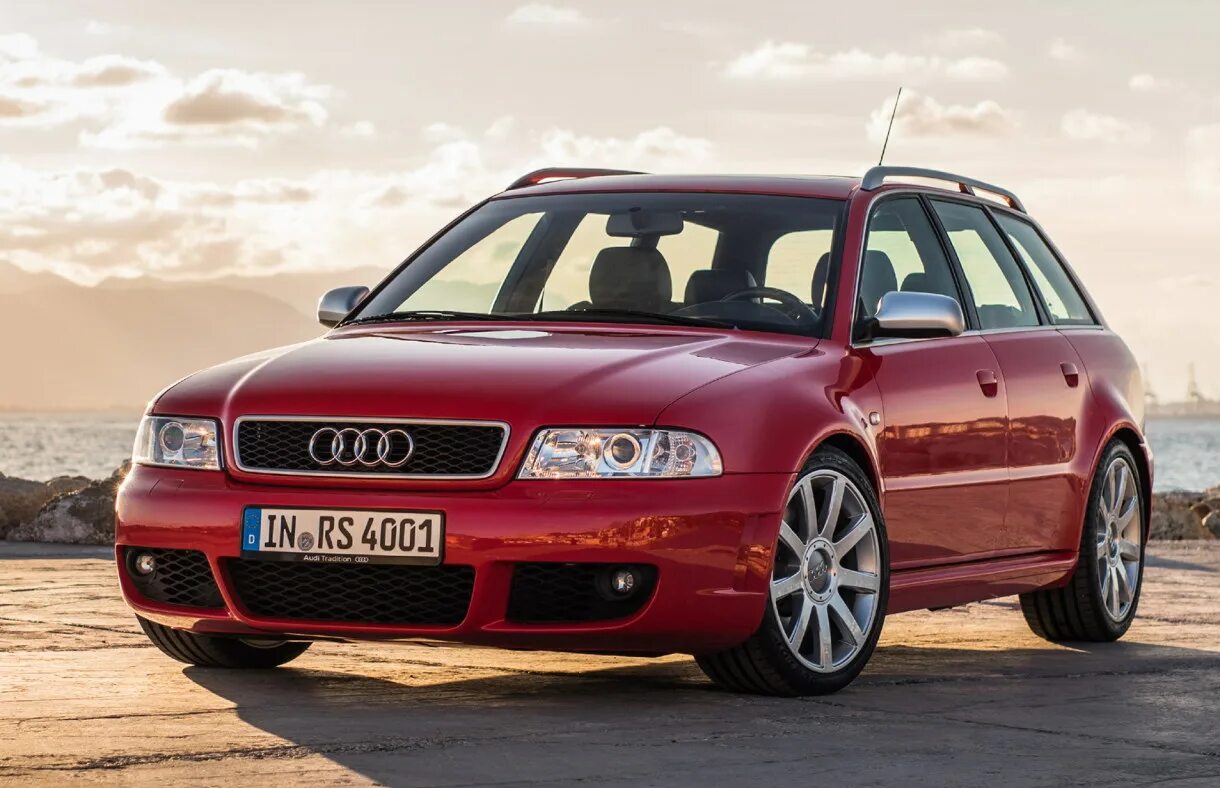 Ауди rs4 avant b5. Ауди рс4 Авант 2000. Audi rs4 универсал. Ауди а4 Авант универсал 2000.