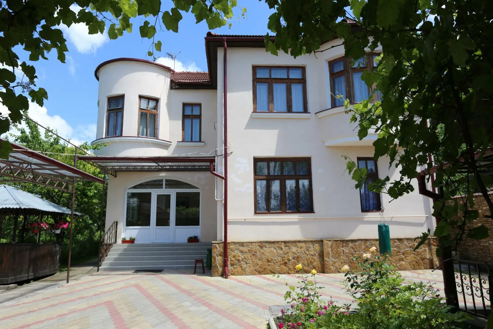 Гостевой дом кисловодск. Семейный отдых кисловодск. Семейный отдых кисловодск. Улица аджарская 16 волгоград. , 13, кисловодск.