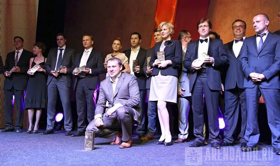 Номинация персона года cre Awards. Ломоносов 2012 награждение vue. Премия Brick Award.