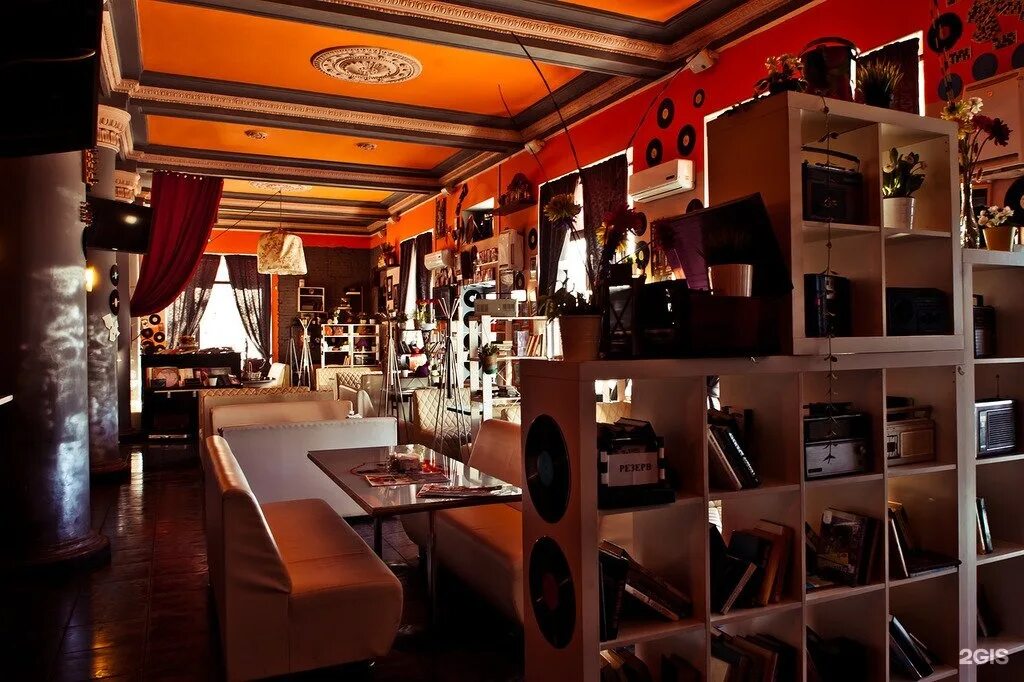 Емае бар нижний новгород. Рестораны и бары нижнего новгорода. Кафе емае. Емае бар нижний новгород. Ё моё кафе нижний новгород.