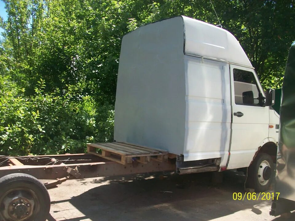 Ивеко Дейли 2g. Iveco Daily 2. Кабина Ивеко Дейли 4. Iveco Daily 2013 с будкой. Кузов ивеко дейли