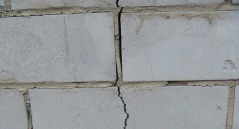 Вертикальные трещины в газобетоне