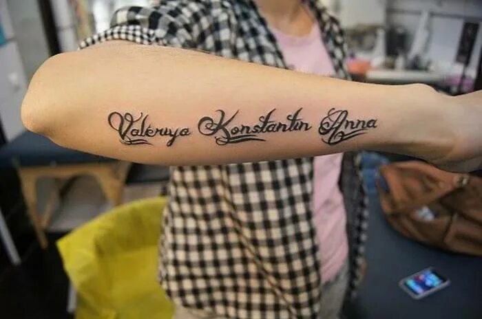 татуировка надпись на руке. тату имена детей на руке для девушек. татуировки с именами детей. красивые тату на руке. тату имена детей на руке для девушек.