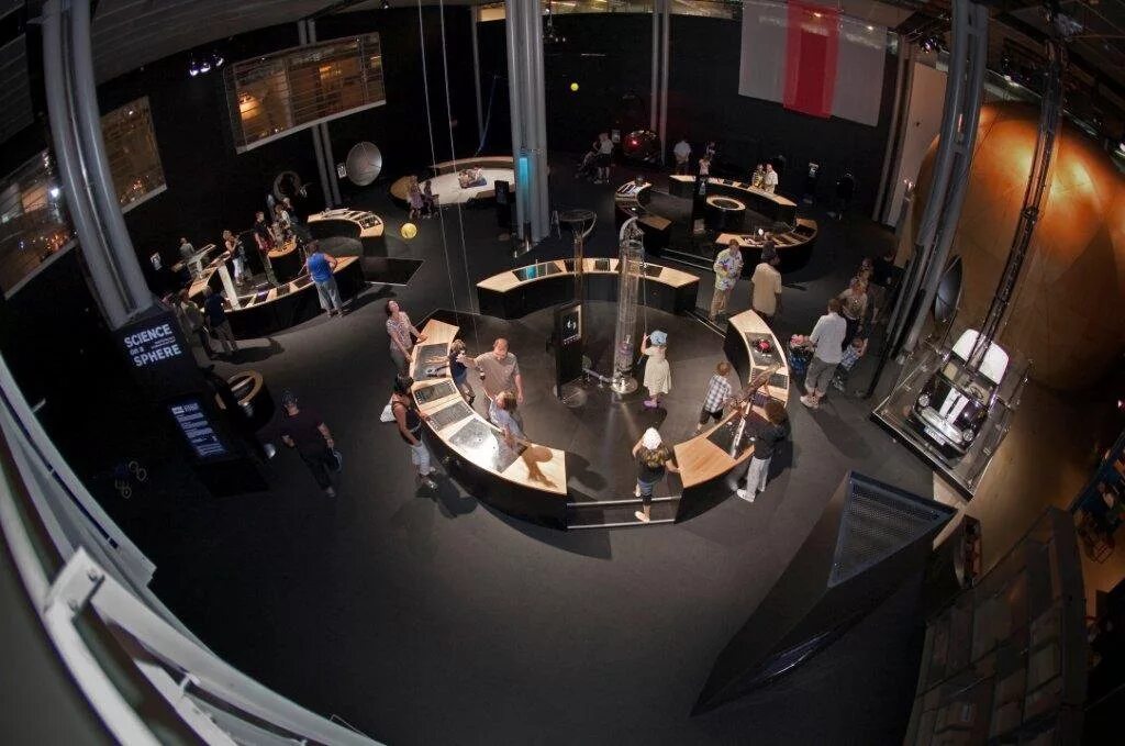 научный выставочный центр. торгово-выставочный комплекс «мир bmw». научный выставочный центр. Bmw welt мюнхен. архдейли архитектура.