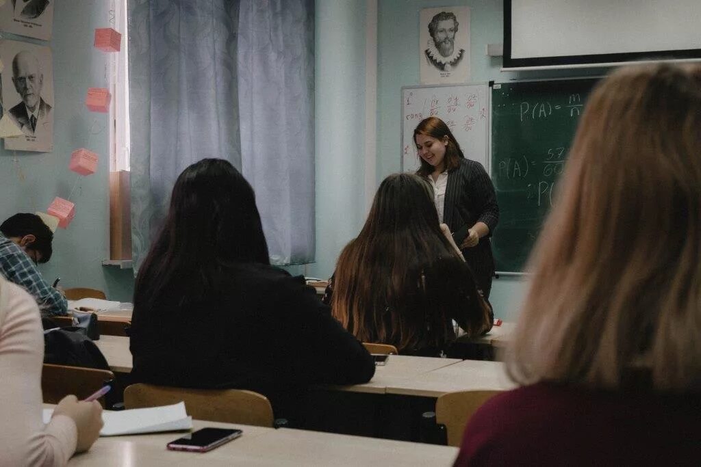 идеи для школьной фотосессии. памятка "основные правила общения с коллегами". каково быть преподавателем. ксения тюпышева архангельск. идеи для школьной фотосессии необычные.