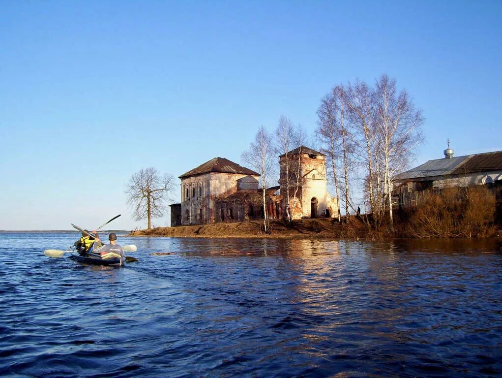 Весьегонск Рыбинское водохранилище. Затопленная Церковь Весьегонск. Корчева Церковь затопленная. Весьегонск Тверская область водохранилище. Рыбинское водохранилище деревня