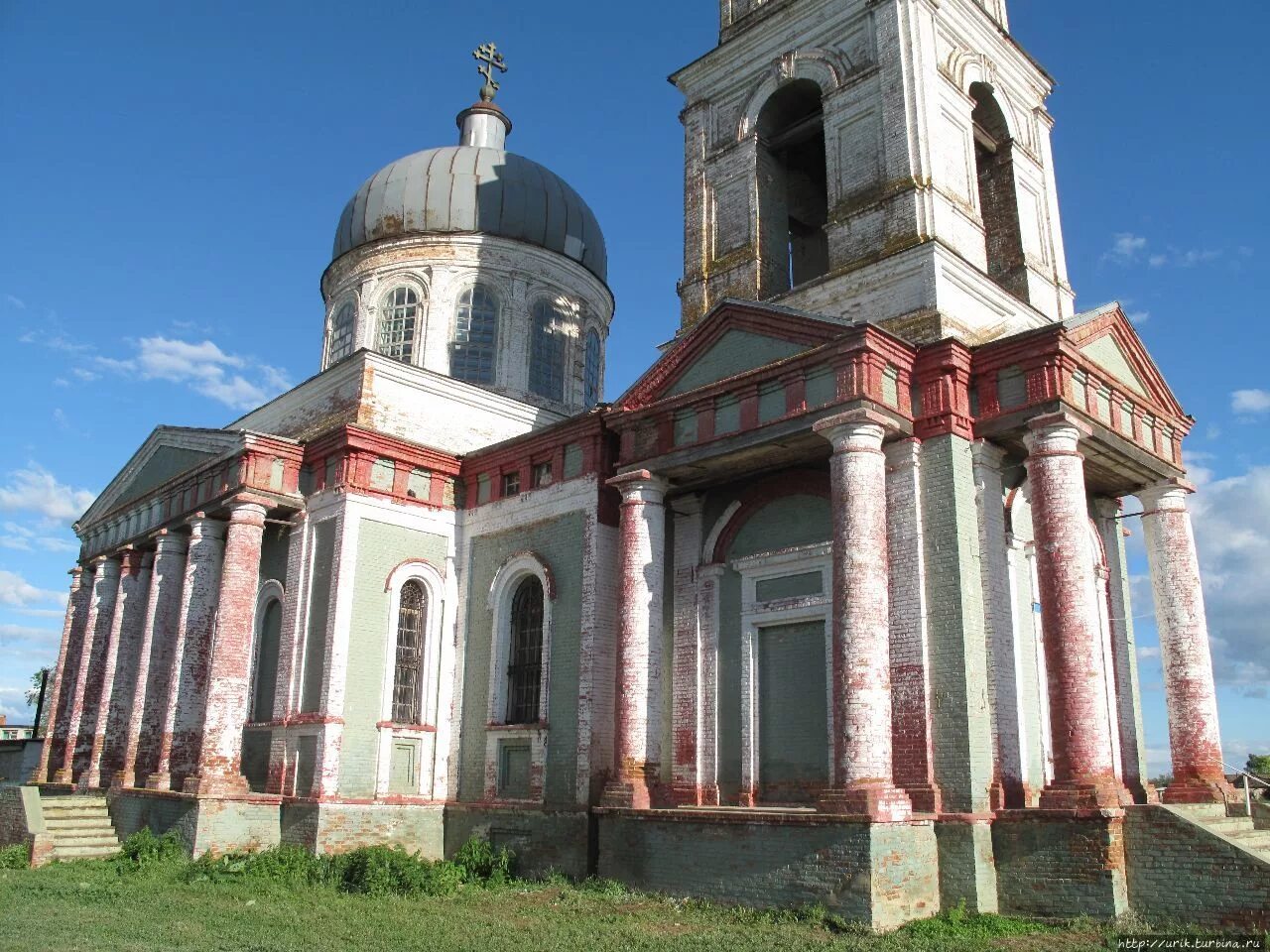 Села федоровского района саратовской области. Храм Архангела Михаила с Борисоглебовка. Федоровский район с Борисоглебовка. Храм Архангела Михаила Саратовская область. Борисоглебовка Федоровского района Саратовской области.