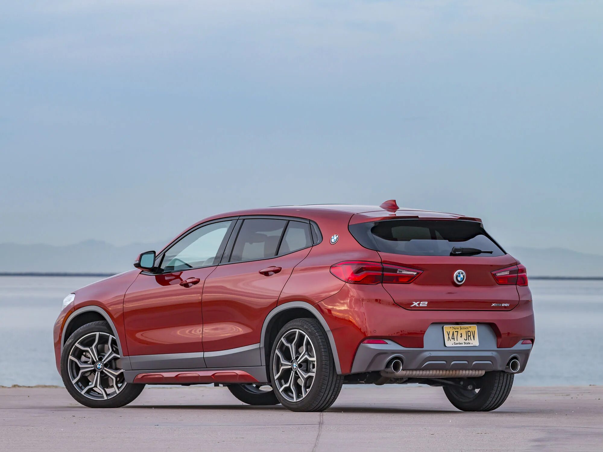 Кроссовер х 75 цена. БМВ кроссовер х2. BMW x2 комплектации. Новый БМВ х2 кроссовер.