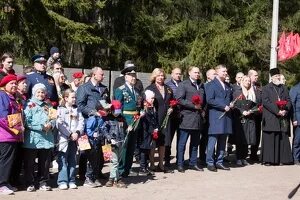 Зеленогорский городской сайт. Зеленогорск открытие мемориальной. Мемориал аллея героев. Памятник Возвращение Зеленогорск. Открытие бюстов Зеленогорск.