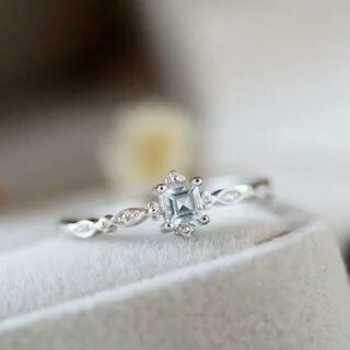 Серебряное помолвочное кольцо