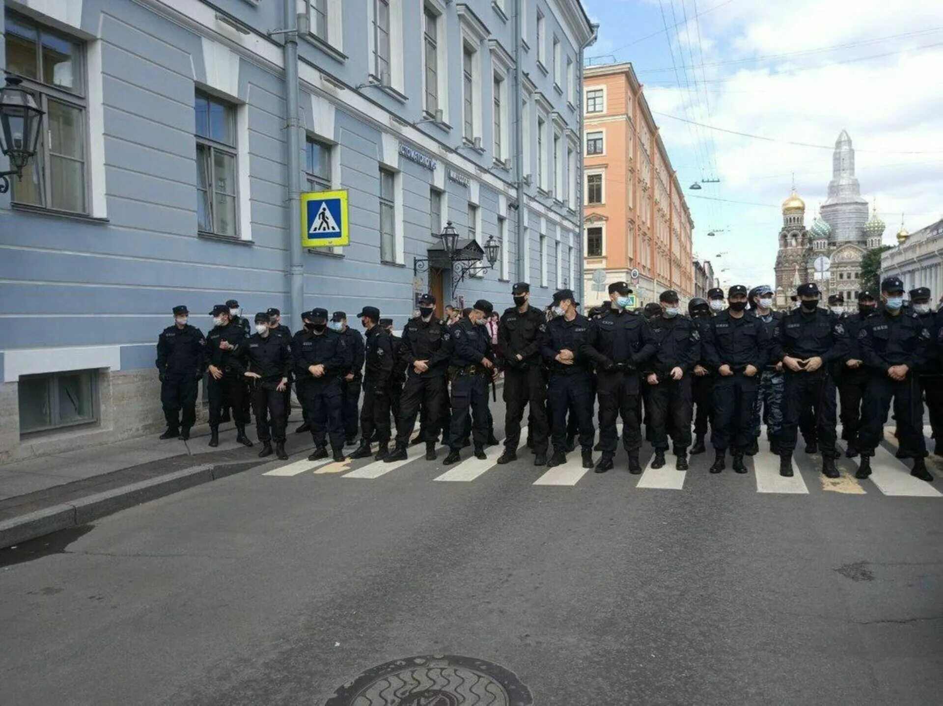 Задержание за конституцию. Арестовать 10. Пытки заключенных в колонии. Заготовки рук полицейского. Пособник террористов задержан в россии.