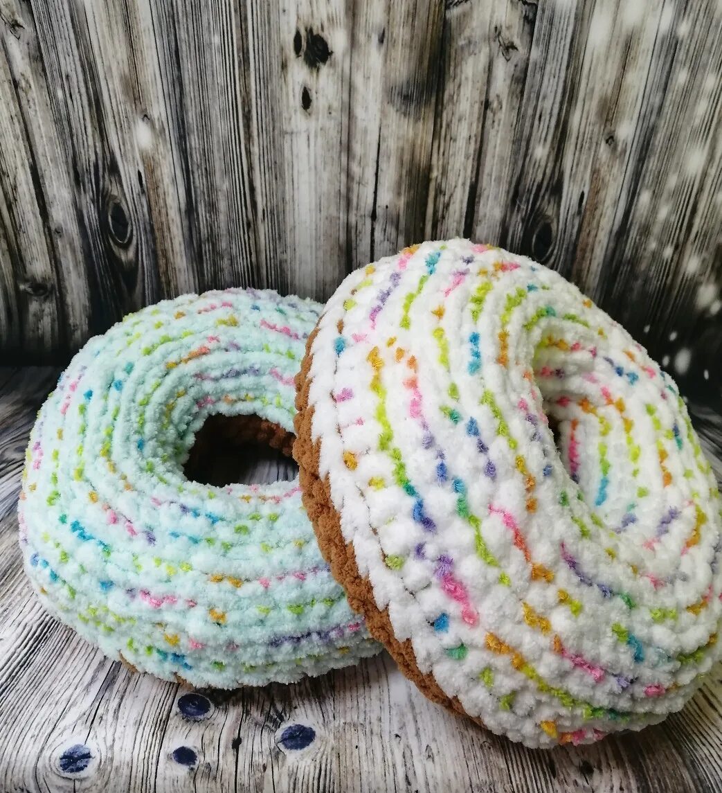 Пончик пуффи. Пончик пуффи. Пончик пуффи. Ализе пуффи подушка бублик. Подушка пончик из ализе пуффи.