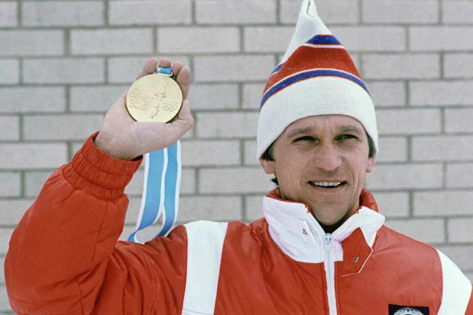 Российские спортсмены. Бувайсар сайтиев олимпийский чемпион. Биатлонист уле эйнар бьорндален. Наши тренеры живые легенды. Бувайсар сайтиев вольная борьба.