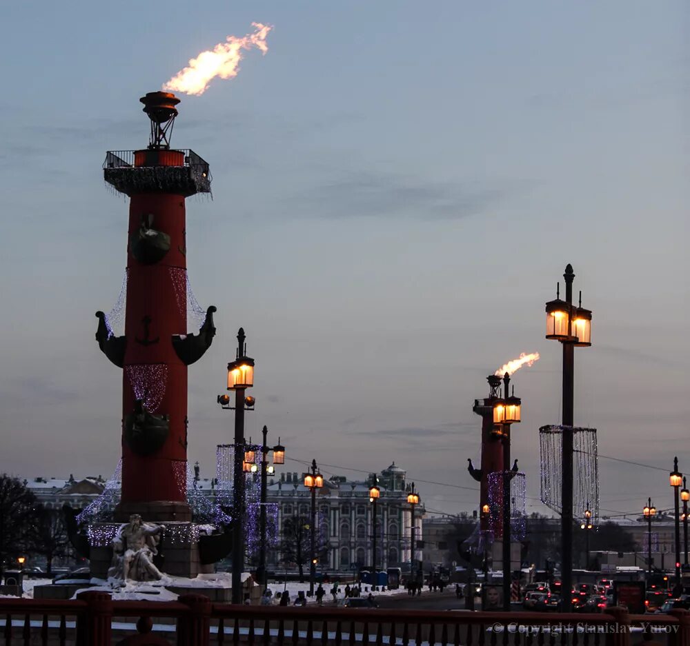 когда зажигают ростральные