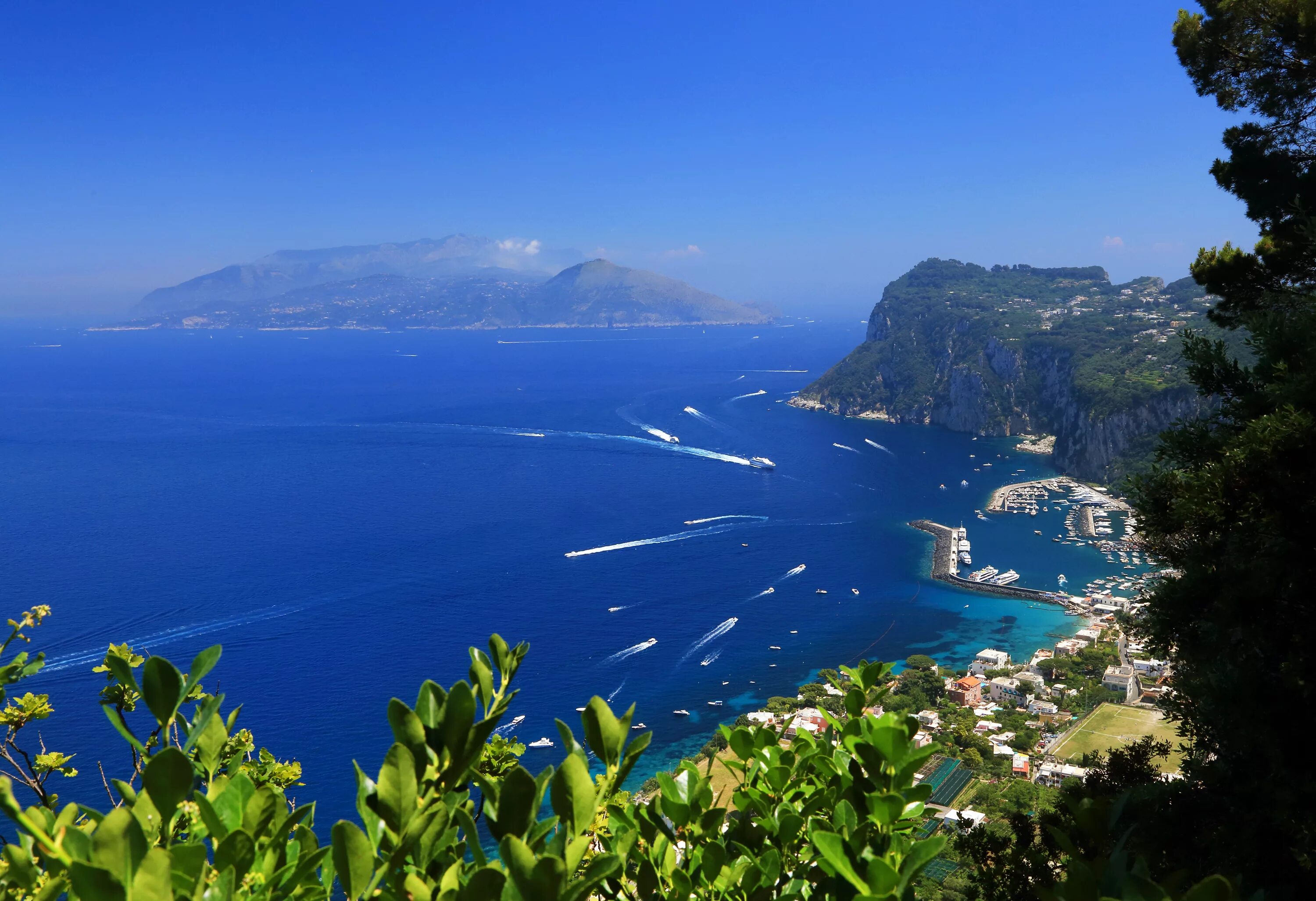 Острова средиземноморья. Тирренское море капри. Остров Capri Италия. Тирренское побережье Италии. Тирренское море Италия.