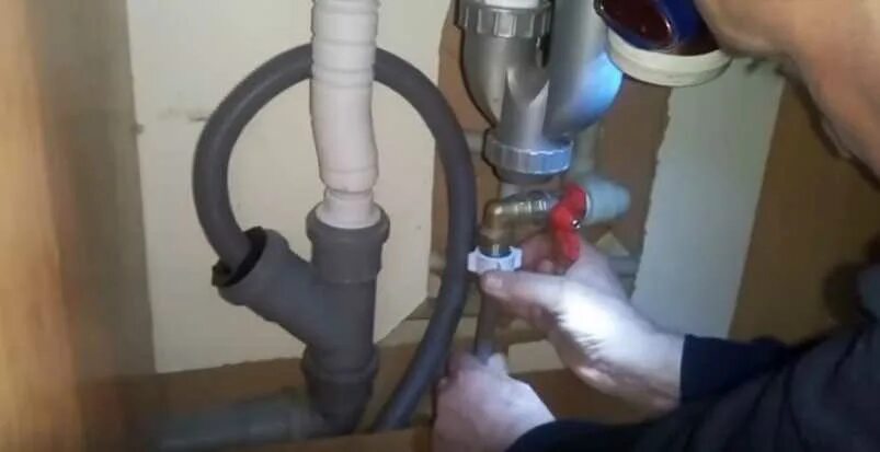 Как подключить стиральную машину автомат. Bosch стиральная машинка присоединение к трубе. подключить стиральную машину к водопроводу. подключение стиральной машины к канализации. подключение стиральной машины к водопроводу.