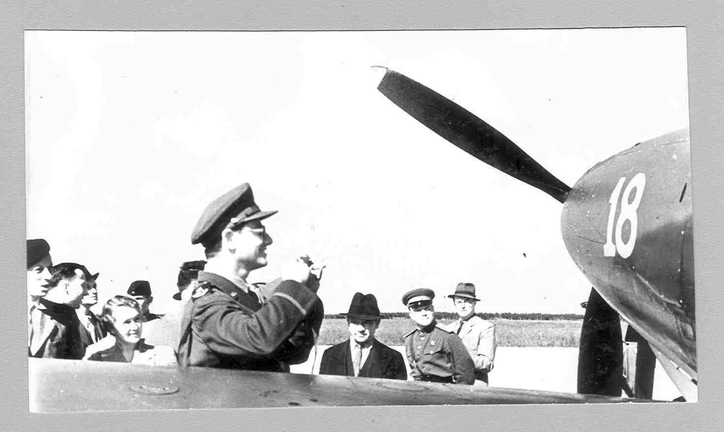 6 иак. самолет 1942 года. советские летчики 1941-1945. мейн як пони. 402-й истребительный авиационный полк.