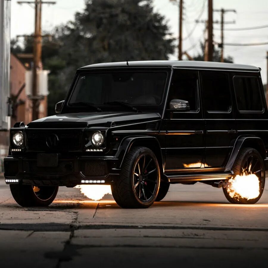 Гелик бандит. Mercedes Benz g63 AMG. Mercedes g63 AMG Бандитский. Бандитский Гелендваген Брабус. Mercedes Benz g class g63.