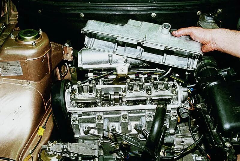 Двигатель ваз 2110 8. Порядок цилиндров ваз 2115. 5 8 клапанный. Маслосъемные колпачки ваз 2110 8 клапанов. Сборка блока двигателя ваз 2115.