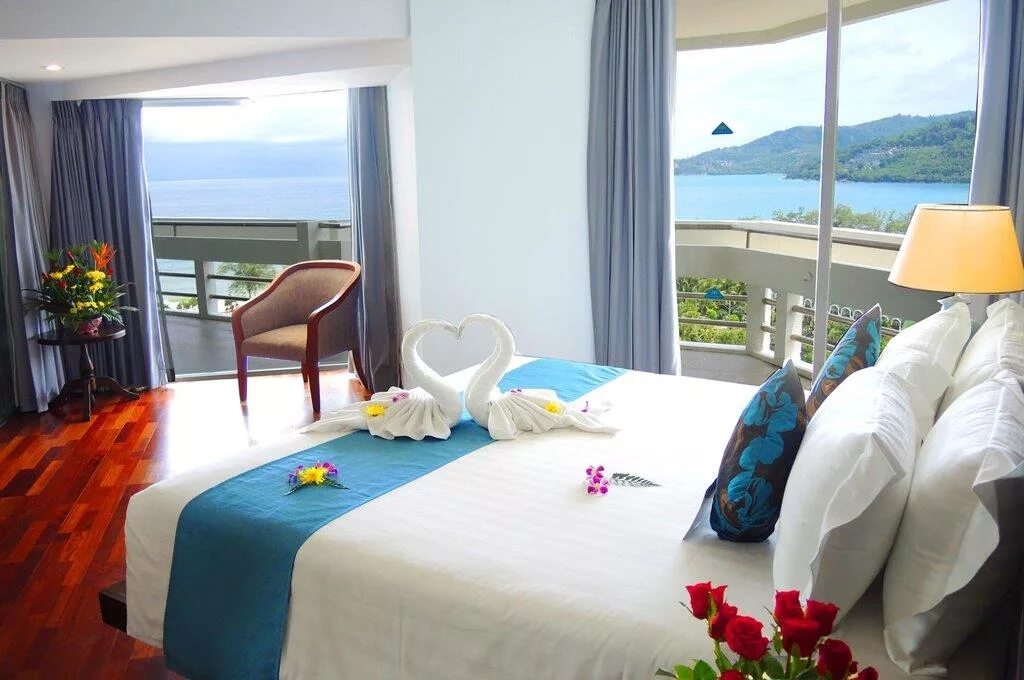Andaman beach suites. Андаман Бич Патонг. Andaman Beach Suites 4* (Патонг). Номер Andaman Sea view. Andaman Seaview Hotel.