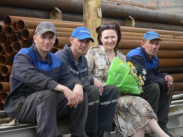 воронеж новый завод архбум. ресурс отзывы работников. работник склада. общая фотография бизнес. ресурс отзывы работников.