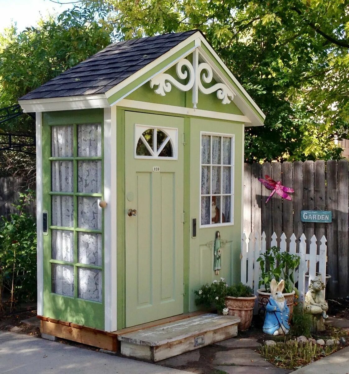 Оформить садовый домик. Шед сарайчик. садовый домик shed garden. туалет дачный. оригинальный туалет на даче.