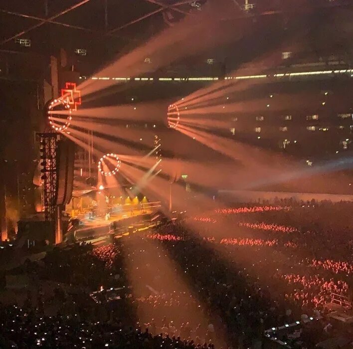 Rammstein Stadium Tour. Сцена Rammstein Tour 2019. Сцена Раммштайн 2022. Rammstein 2019 2022 сцена. Рамштайн 18