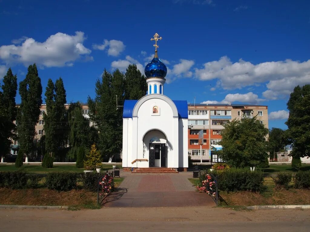 Памятники в марксе саратовской области. Новая набережная маркс саратовская область. Церковь православная маркс саратовская область. Город маркс проспект. Магазины города маркса.