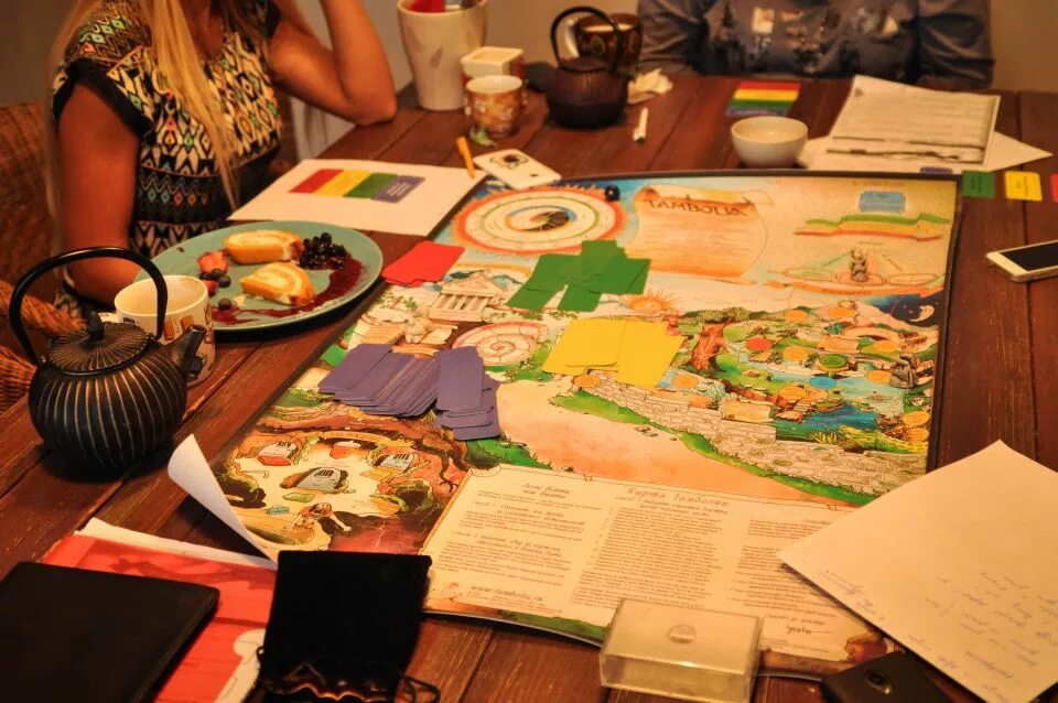 интересные настольные игры. игра про петербург. настольные игры спб. настольные игры по санкт петербургу. настольная игра по петербургу.