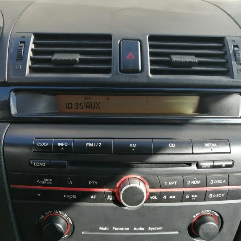 Аукс мазда 3. Mazda 3 bk aux. штатный аукс мазда 3 бк. аух мазда 3 2011 штатная.