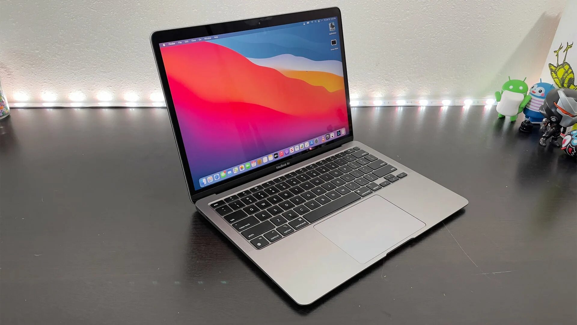 Apple macbook air 13 m1 комплектация. Macbook air 2020 характеристики. Apple macbook air (2020) m1 8/512gb. Macbook 12. Apple macbook air 13.