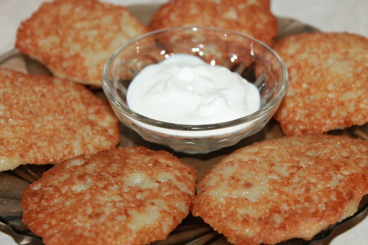 Белорусская Национальная кухня драники колдуны. Драники белорусское национальное блюдо. Дранники скортошки. Белорусские драники. Как называются драники