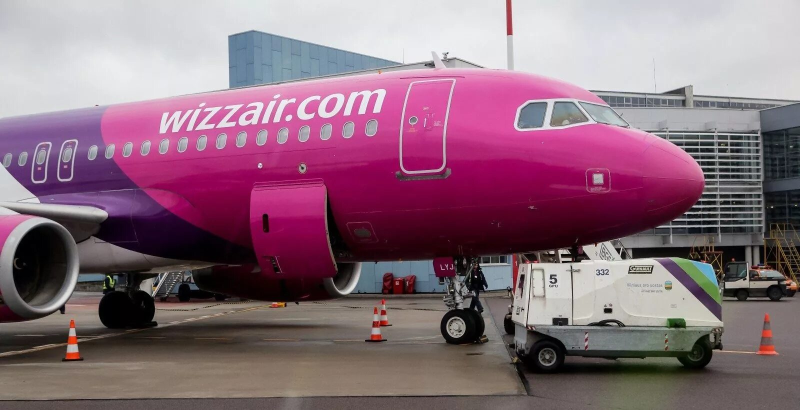 Сайт авиакомпании визэйр. Венгерская авиакомпания wizzair. wizz самолеты. самолеты визз эйр. лоукостер визэйр.