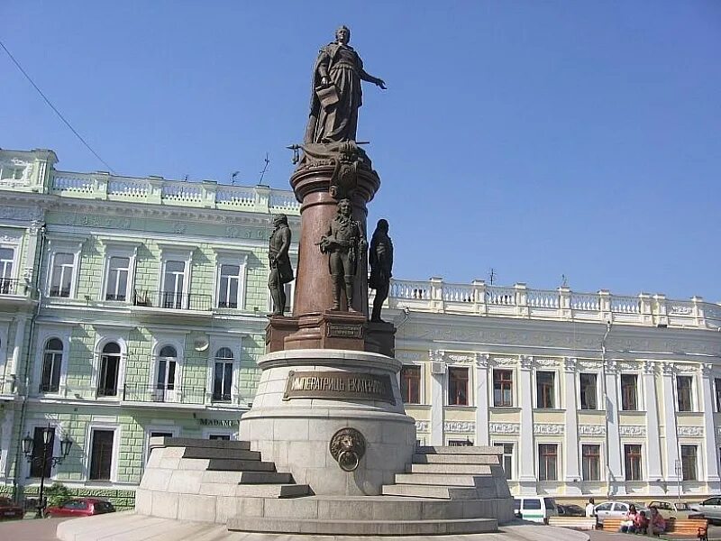 Памятник основательнице Одессы Екатерине II. Памятник Екатерине Великой в Одессе. Памятник Екатерине II В Одессе.