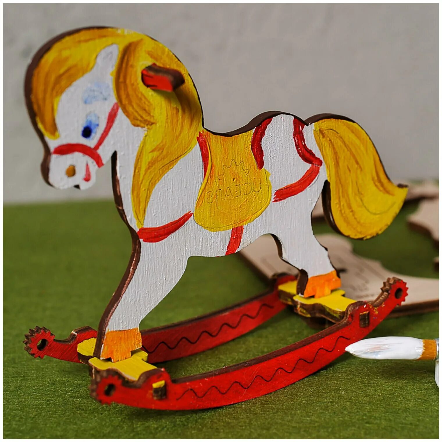 Лошадка для детей 5 лет. Деревянная игрушка "лошадка". Лошадь-качалка деревянная. Деревянная лошадка-качалка для детей. Лошадь качалка для детей.