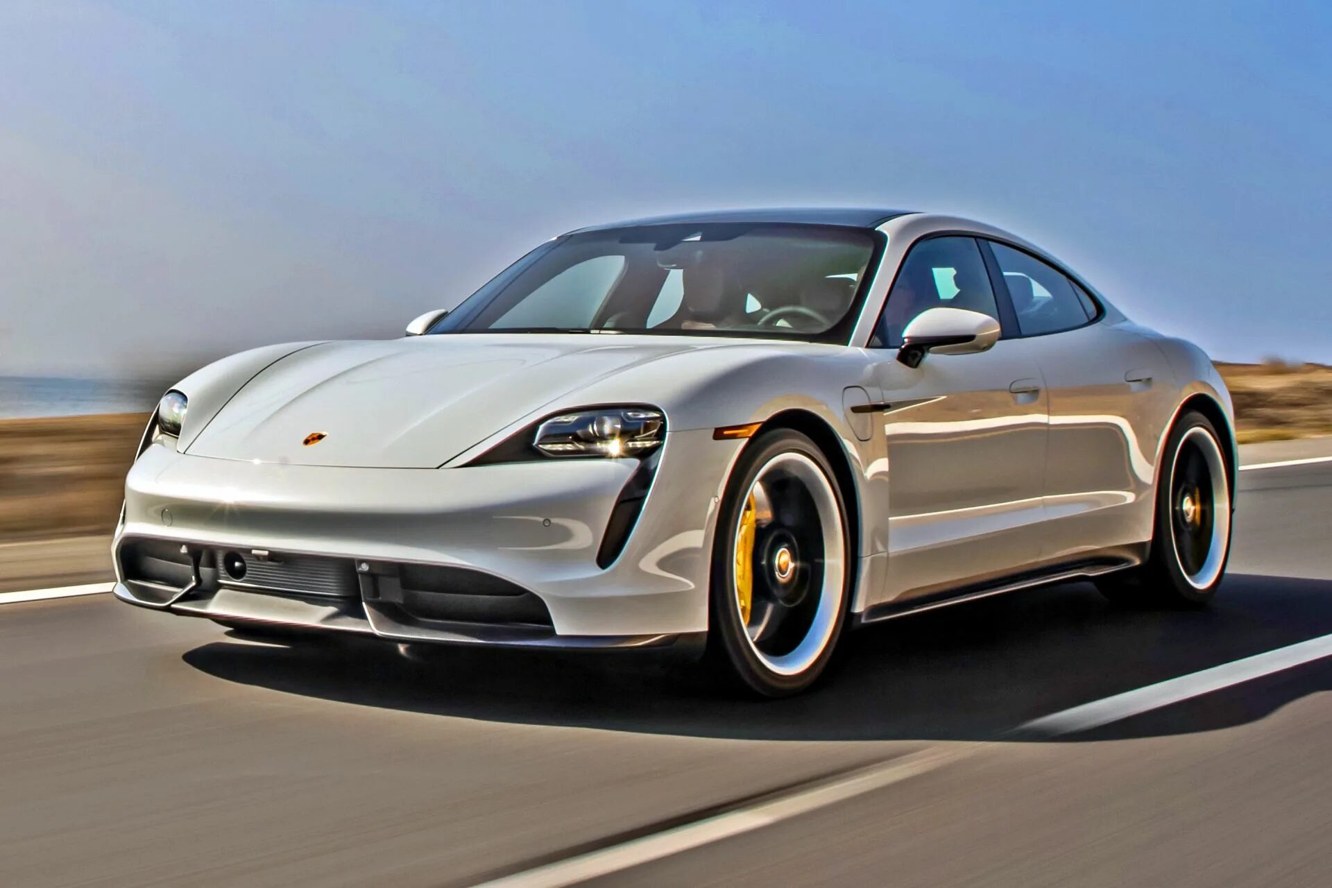 Порше 2022. Порше taycan 2020. Порше 2022 тонированный. 2020 porsche taycan turbo s. Porsche taycan черный.