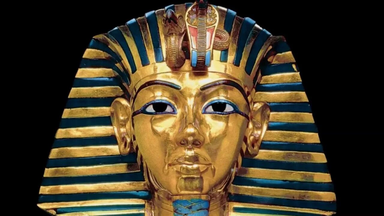 Египетский фараон тутанхамон. Маска Тутанхамона. Фараон Тутанхамон маска. Золотая маска Тутанхамона. Золотая погребальная маска Тутанхамона.