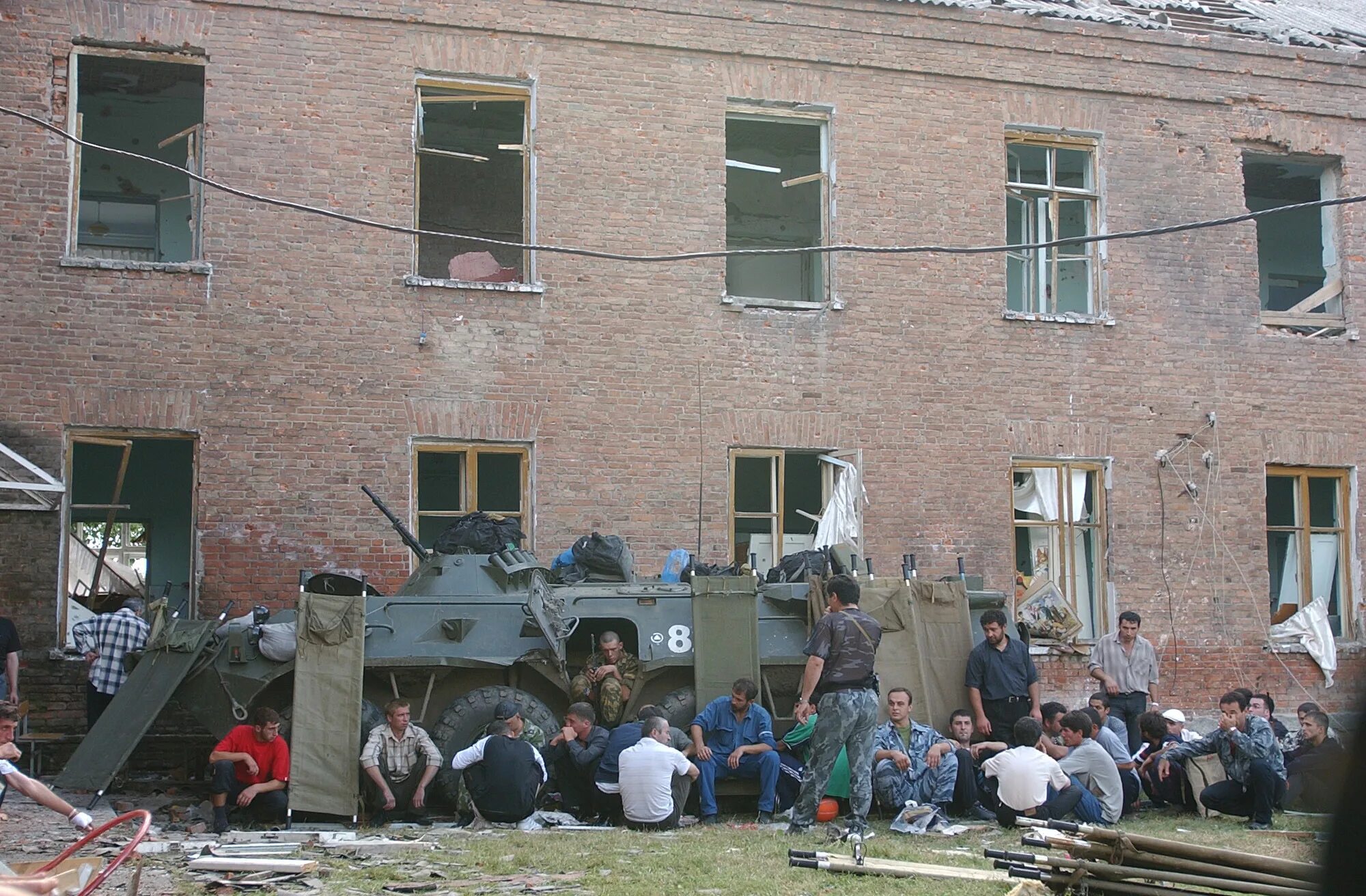 Терроризм школа Беслан 2004. Беслан 1 сентября 2004 штурм. Захват в школе беслане 2004