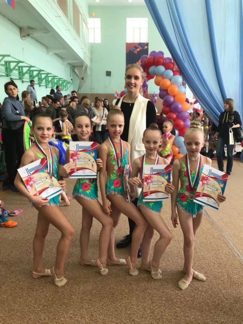 полина трапезникова снежинск. школа назмутдиновых екатеринбург. лилия школа гимнастики екатеринбург. сш 19 екатеринбург художественная гимнастика. лилия школа гимнастики екатеринбург.