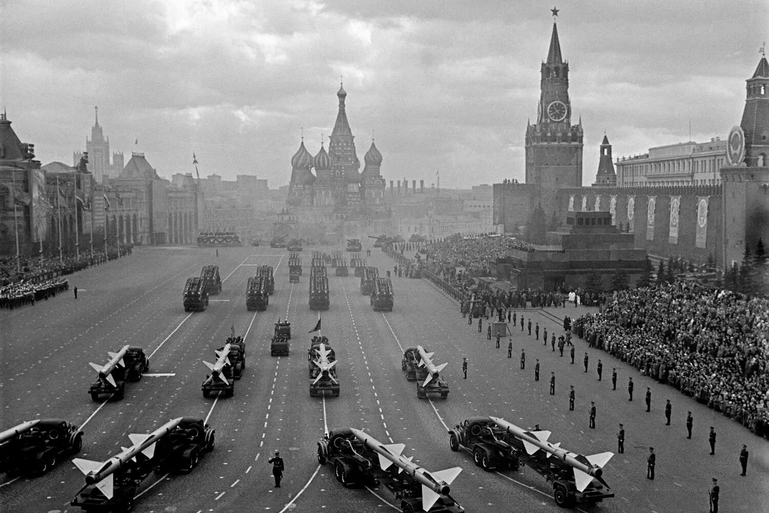 Ленинский проспект в 1965 г. Парад 1965 года на красной площади. Москва 7 ноября 1967. 8 июня 1965 г. 14 июня 1965 г.