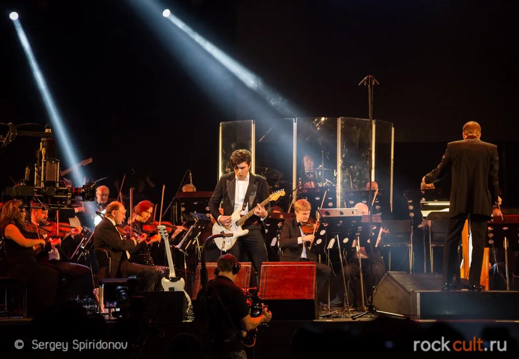 Каспарян и симфонический оркестр. Цой оркестровая версия белоруссии. Каспарян и симфонический оркестр концерты. Оркестр перемен цой. Каспарян и симфонический оркестр концерты.