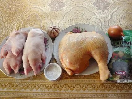 Классический холодец из свиных ножек и курицы