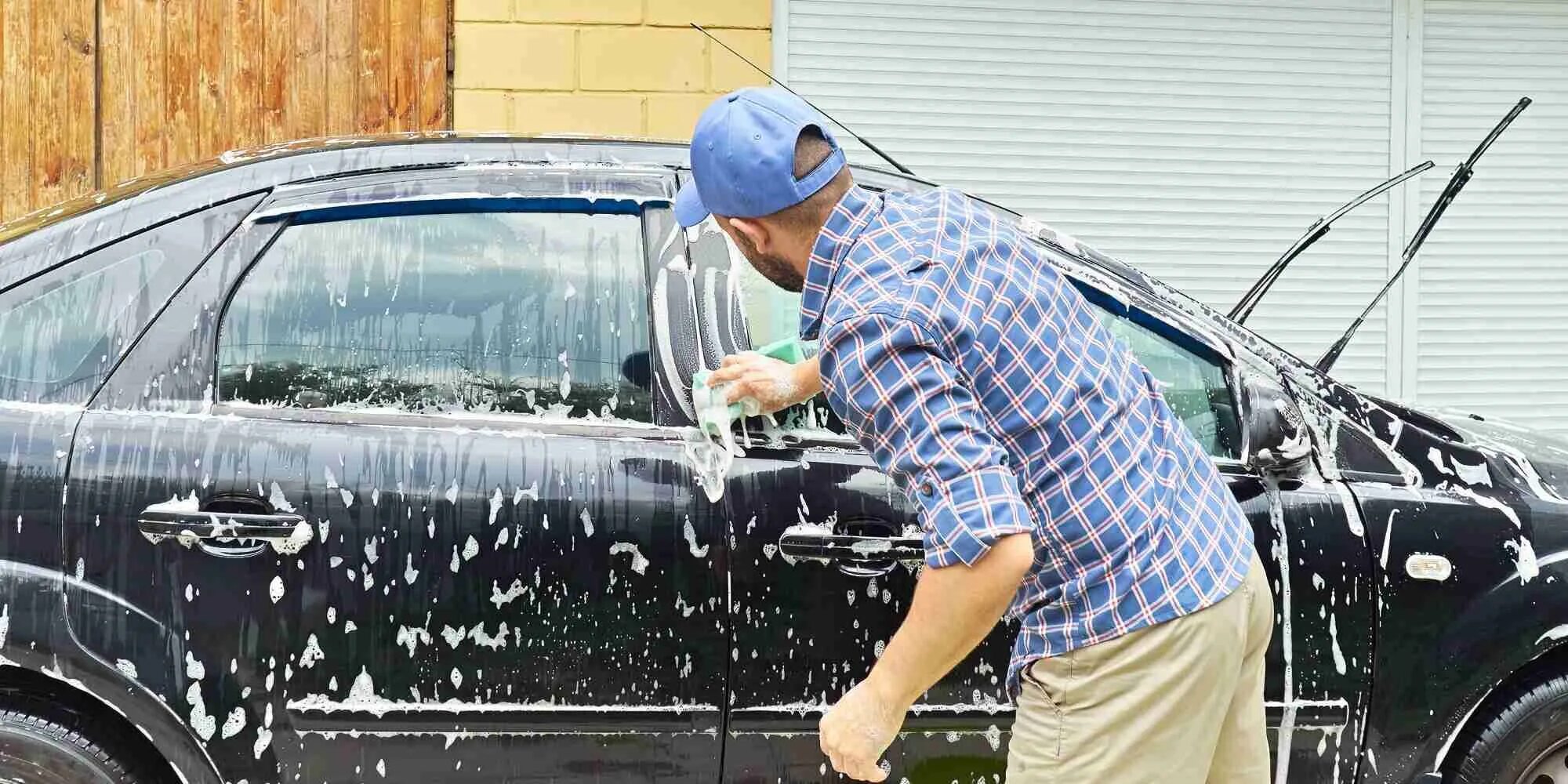 Почему нельзя мыть машину на даче. Мойки автомобиля на даче. Почему нельзя мыть машину на даче. Мойка керхер для автомобиля. Мойка автомобиля.