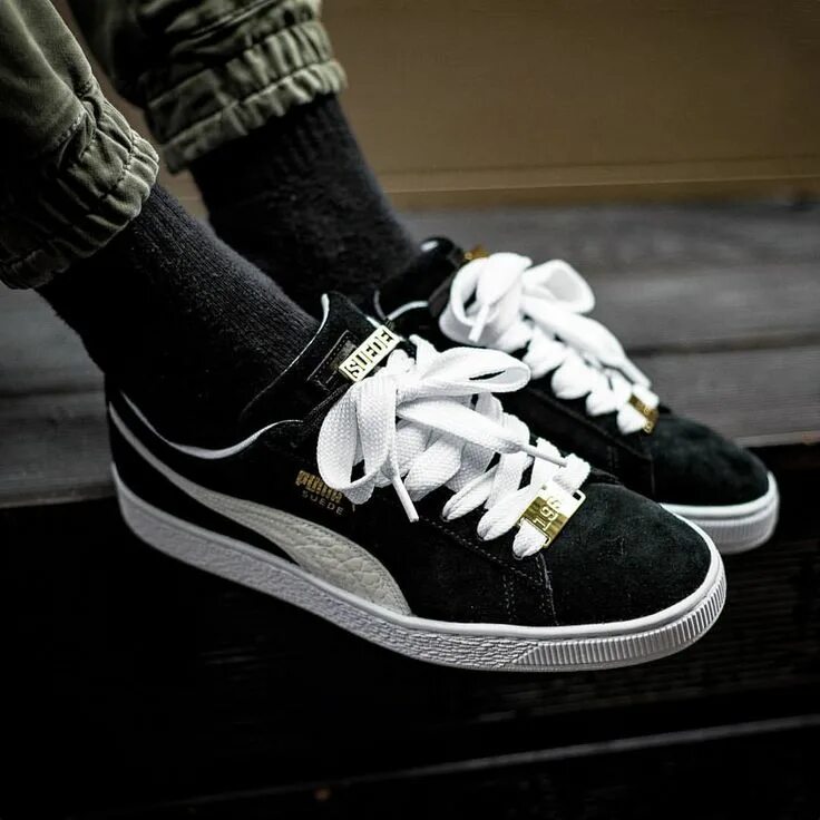 Puma Suede Classic XXI. Puma Suede с белыми шнурками. Puma Suede Classic XXI С белыми шнурками. Puma Suede белые мужские. Кроссы с толстыми шнурками