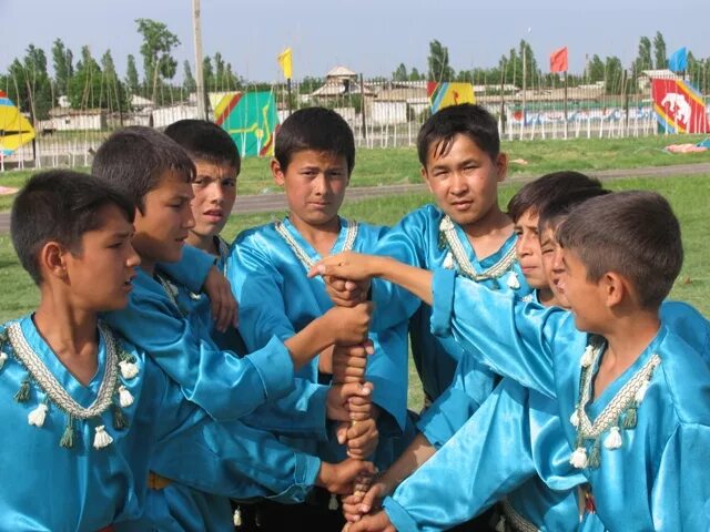 Национальные игры Узбекистана. Узбекские народные игры. Узбекские дети. Узбекские национальные спортивные игры.