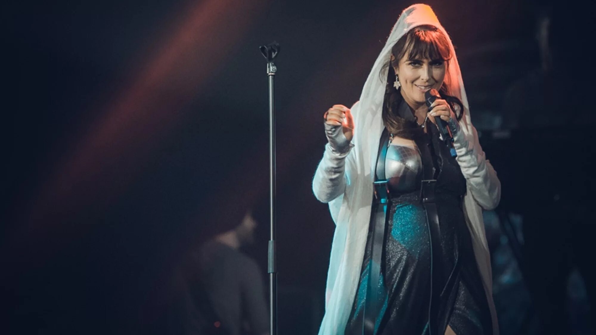 2 войны слушать. Within Temptation 2019. Endless War within Temptation. Within Temptation 2019 resist. Within Temptation Tour 2021.