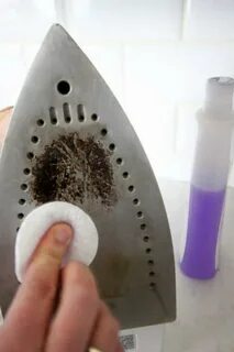 Чем оттереть от утюга ткань
